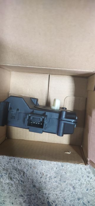 Сервопривод заслонки печки