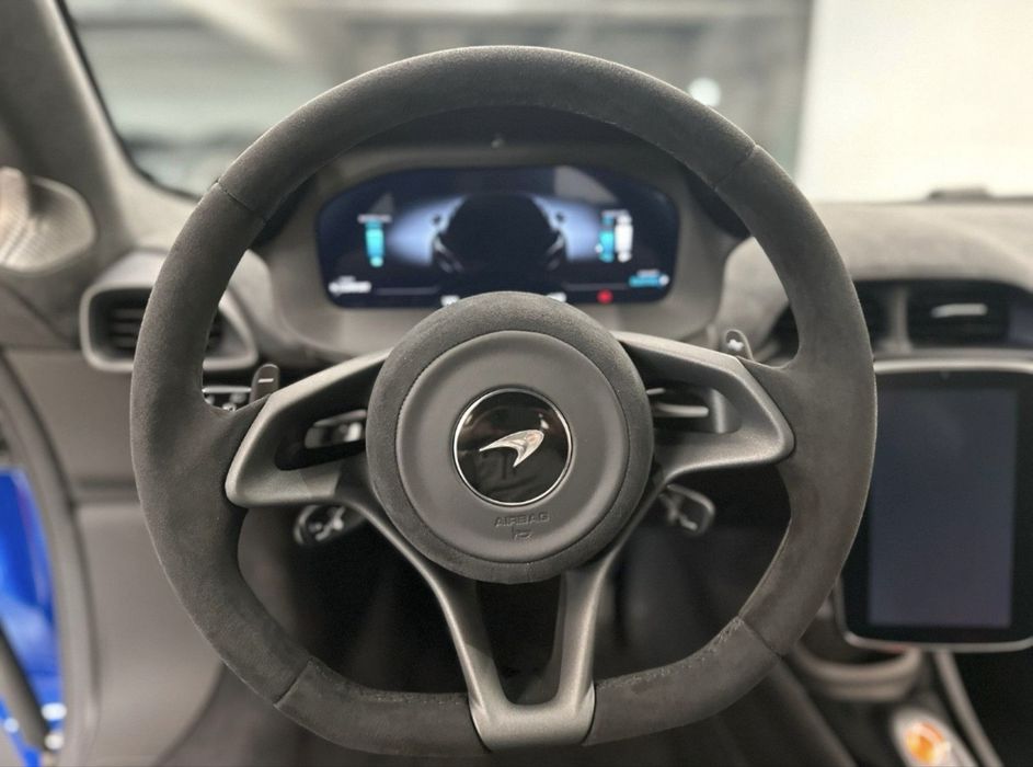 McLaren Artura 2026