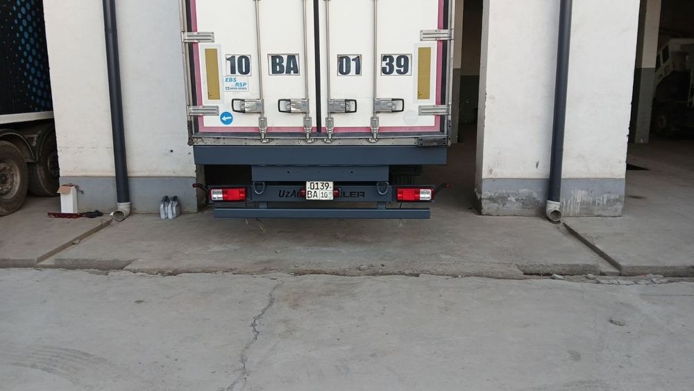 Izatermik yarim tirkama