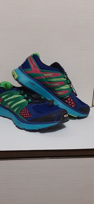 Adidași Solomon în stare foarte bună