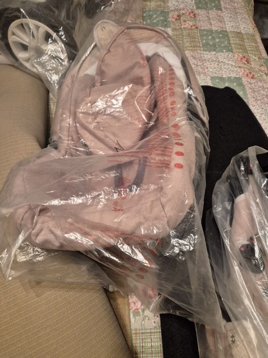 Бебешка количка Lorelli Mia 3 в 1