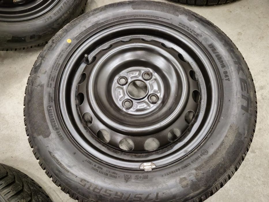 Jante otel Toyota Yaris R15 anvelope iarna Falken 175 65 15