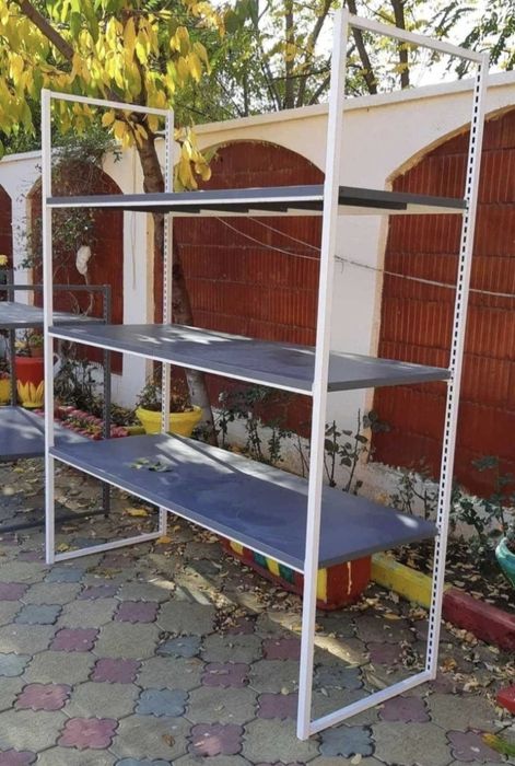 Vând rafturi metalice pentru magazine, depozite