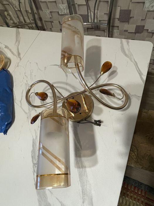 Продам люстру.