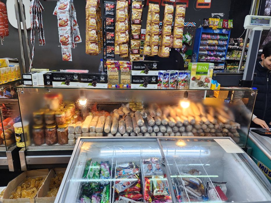 Vitrina xaladilnik azn