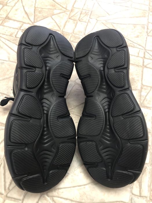 Кроссовки мужские размер 40