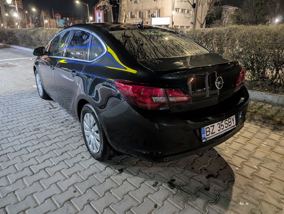 OPEL Astra 2013 — imagine 3
