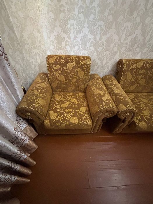 Диван раскладной и два кресло