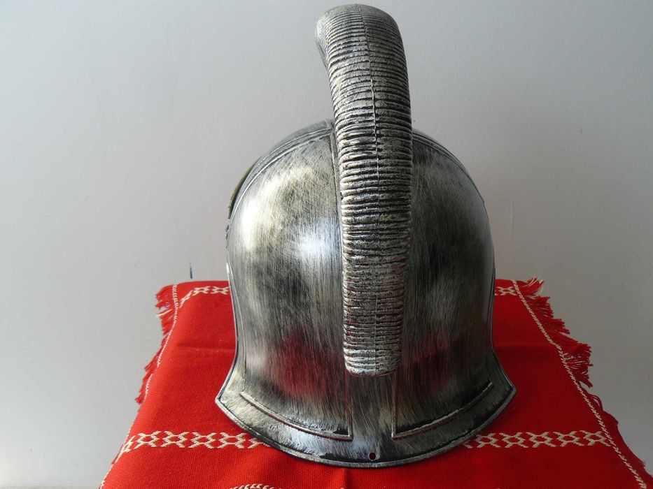 Casca Gladiator Replica Cu Partea Din Fata Mobila Tip Schelet Din ABS