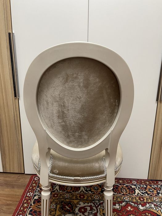 Стул для гостинной