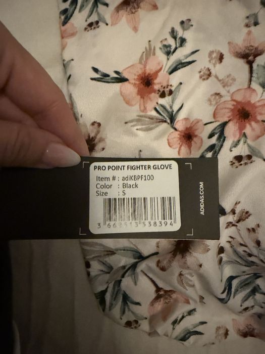 Manusi box noi cu eticheta S Adidas