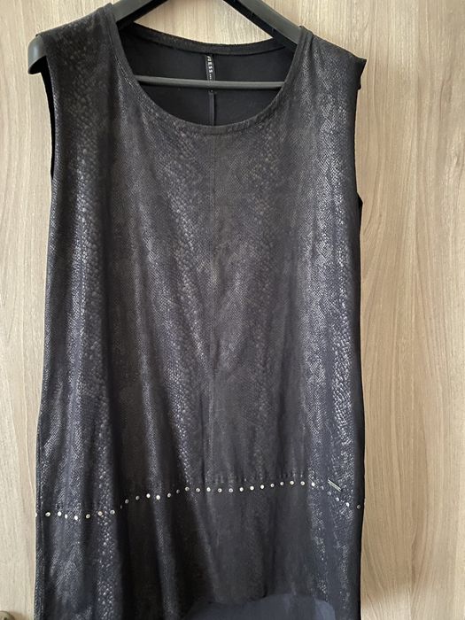 Прекрасна рокля Guess