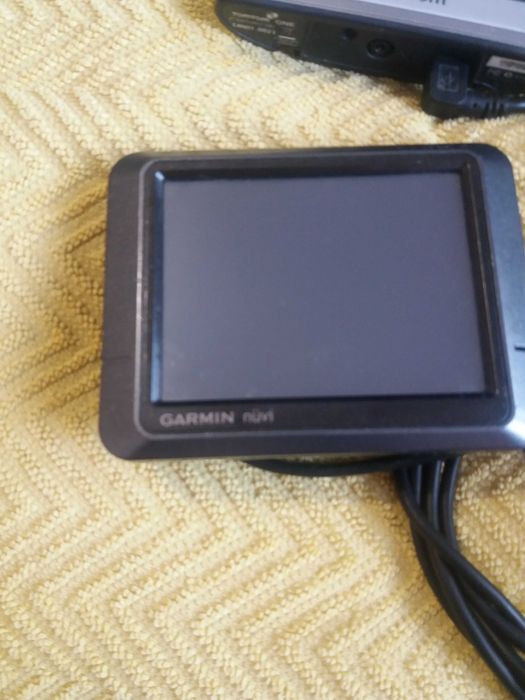 Навигации garmin nuvi 205 и tomtom one 3 redition 60лв общо