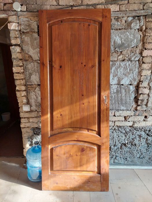 Дверь деревянная