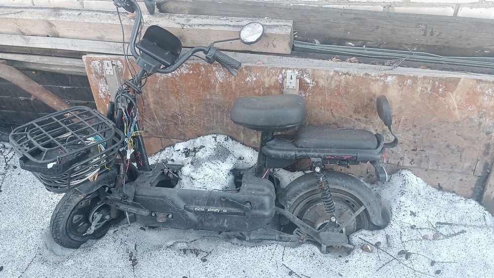 Продам Эл велик после аварии на запчасти.