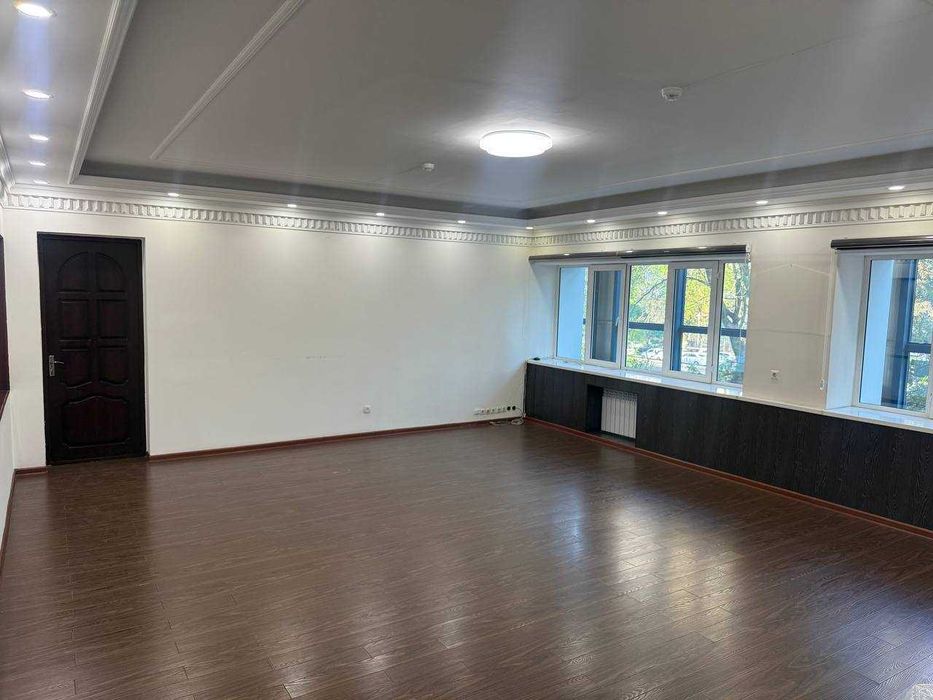 Сдается просторный офис 110 м² в центре города