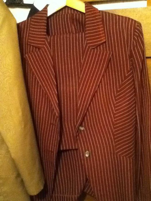 Женские пиджаки костюмы жилетки фирменные Разм.44-46 См фото