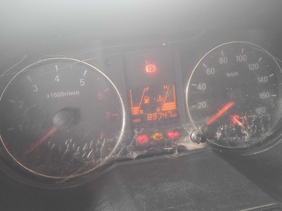 Xитойда ишлаб чикарилган Faw - T80 автомашинаси сотилади .