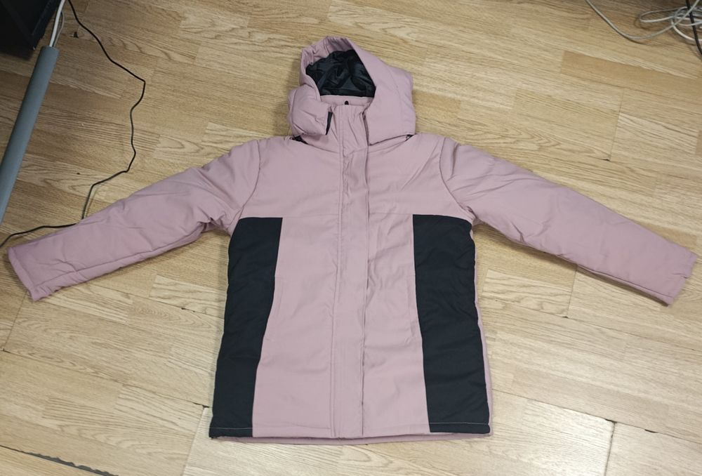 Горнолыжный костюм новый 48 размер ( маломерит поэтому на 46 размер)