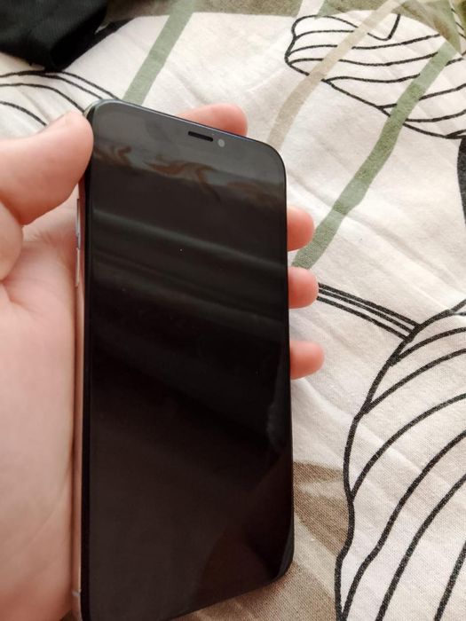 Продам айфон х.