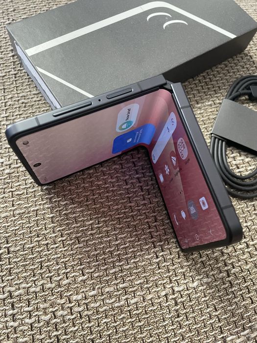 Samsung Galaxy Z Flip 7 256Gb