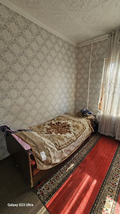 sotiladi sergili 8 lakatsa juda yaxshi joyda joylashgan