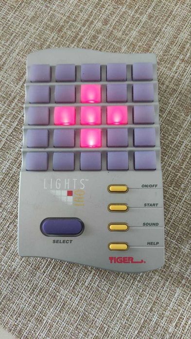 Retro game 1995 Tiger Lights Out electronics