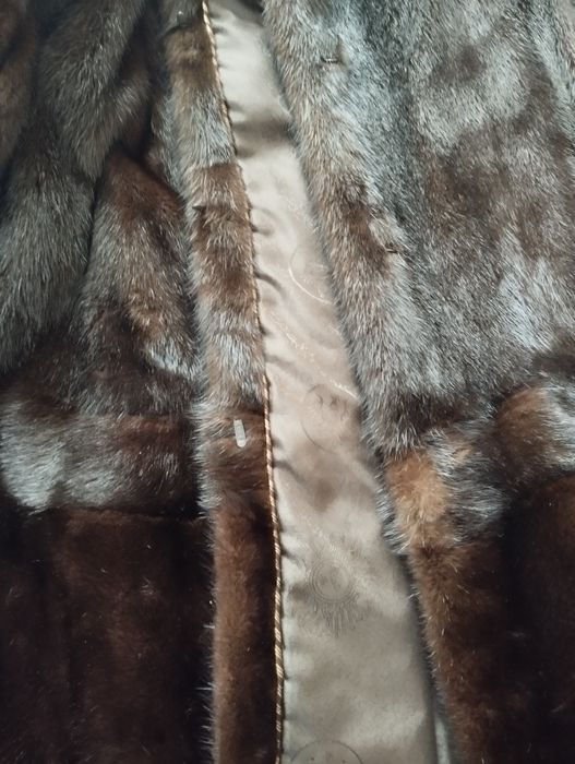 Продам норковую шубу