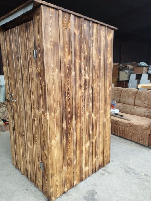 Продам уличный туалет.