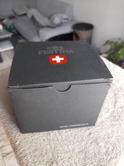 Корнавин,Кутия от часовник  Festina и Дамски часовн
