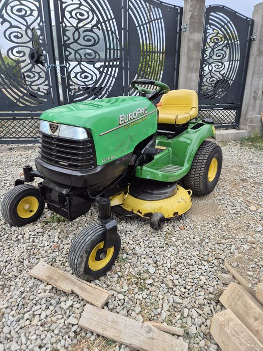 Tractoras de gazon John Deere in 2 pistoane 16cp