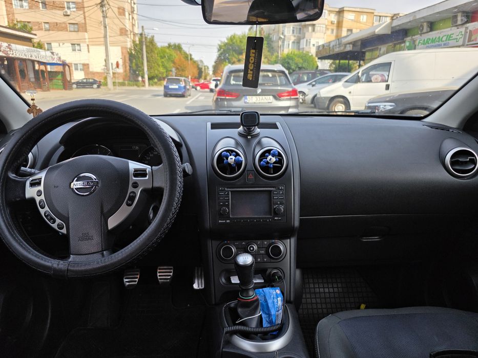 Nissan qashqai plus 2