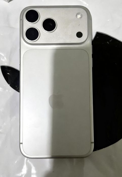 Iphone 17 pro max yangi