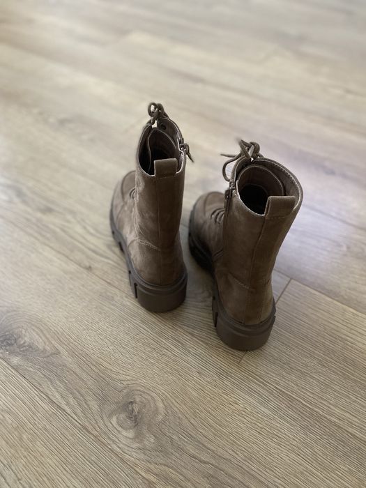 Ghete cu sireturi ‘Jolina’