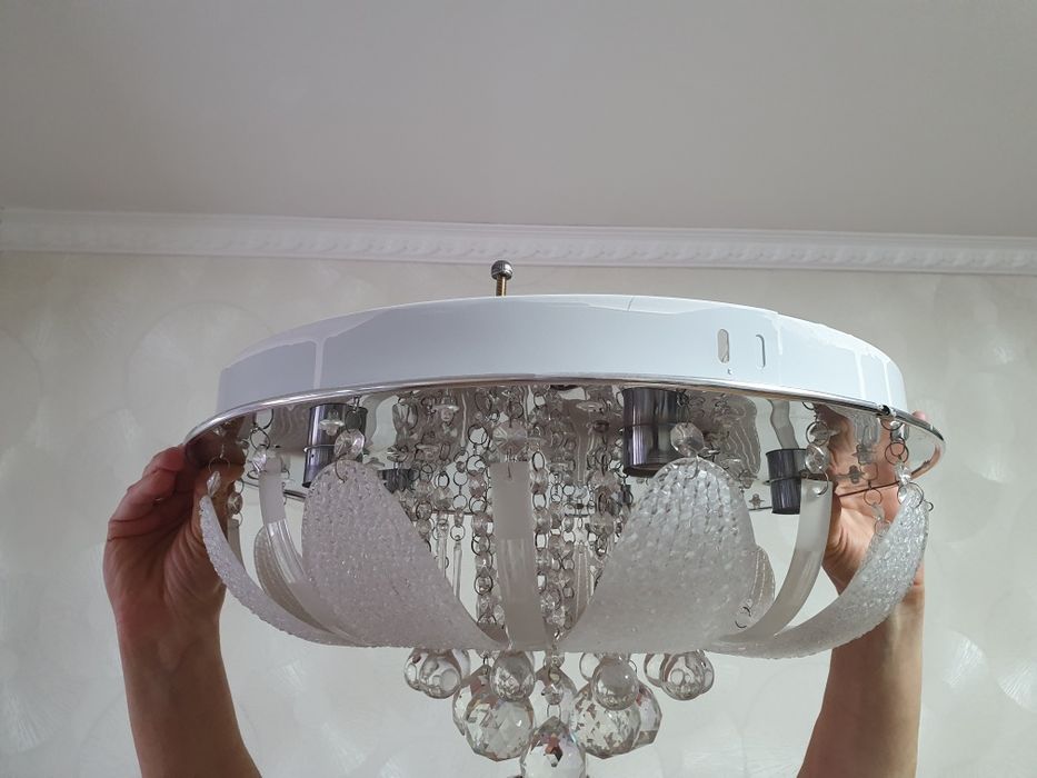 Люстра б/у в рабочем состоянии