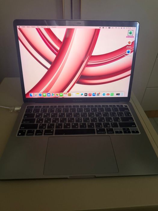 Продаю MacBook Pro 2017