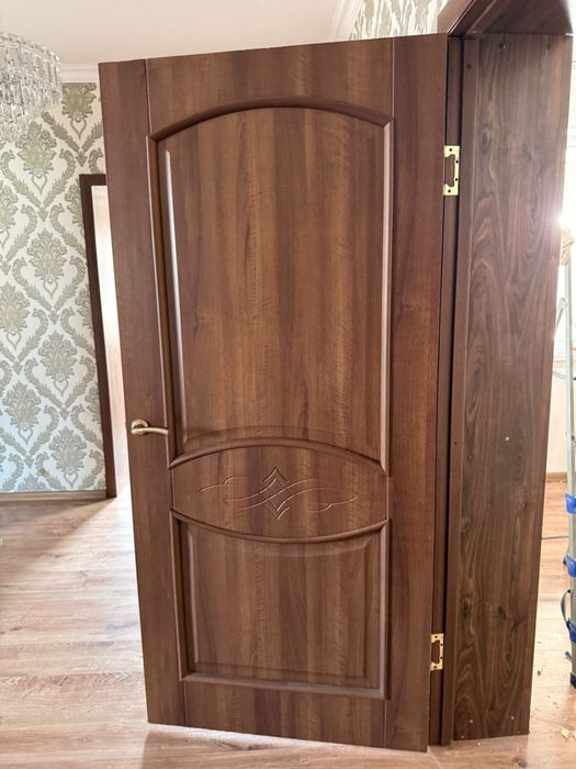 Продам коричневые двери