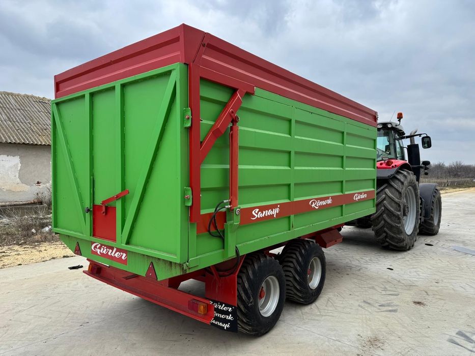 Продавам ремаркета за трактор