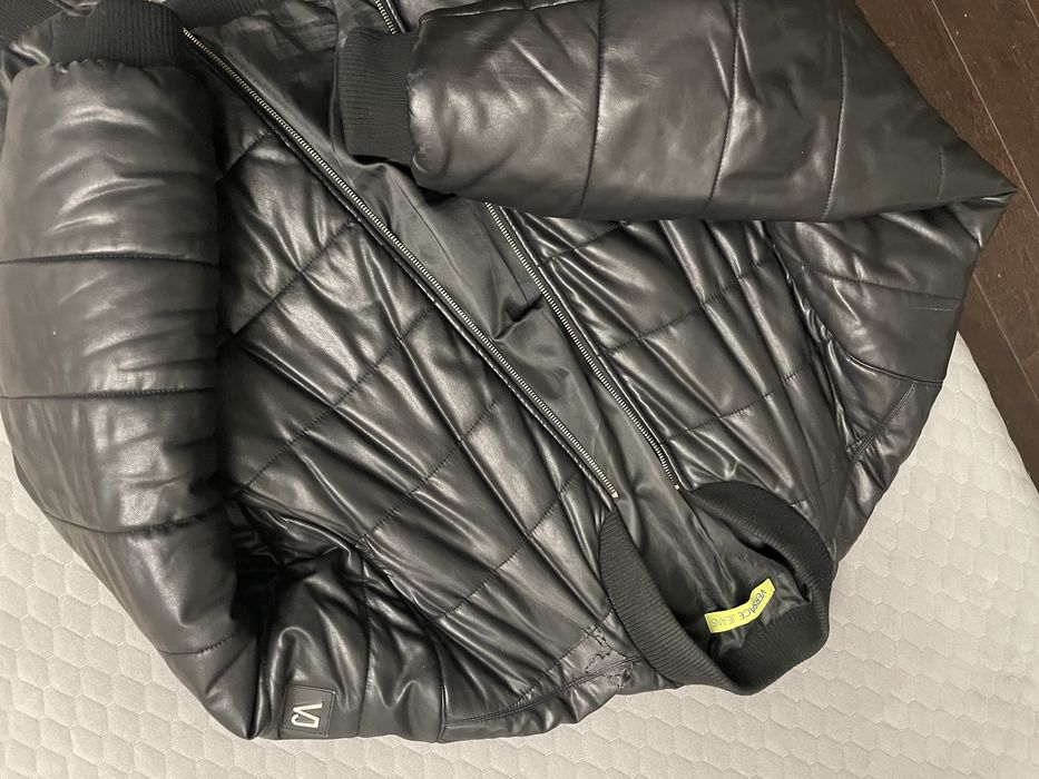 Кожаная куртка «Versace»