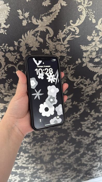 Продам 11 айфон