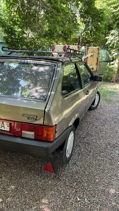 Автомашина 21083