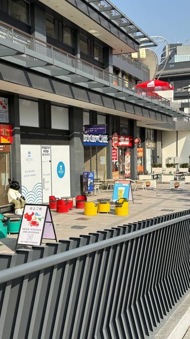 Коммерческое помещение 173 м², ТРК «Seoul Mun», у входа.