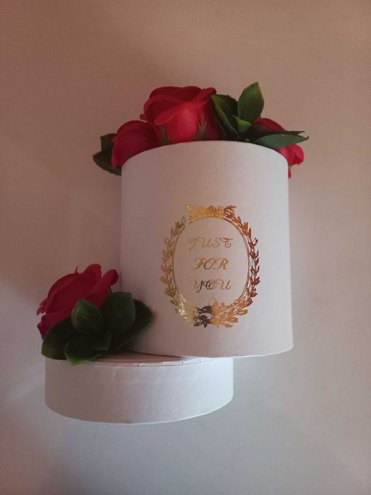 Flori artificiale, cutie decor