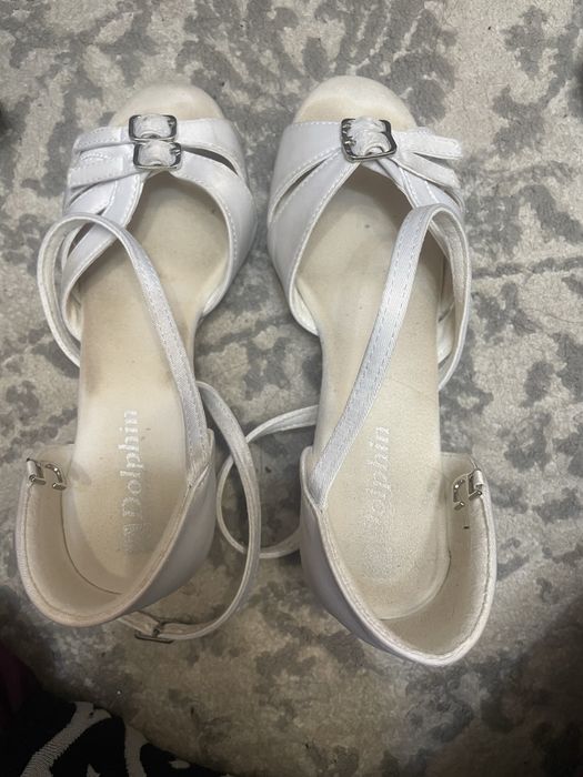 Детские танцевальные туфли.