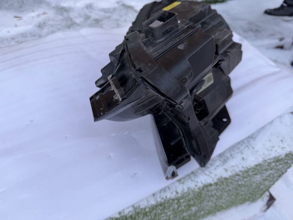 Фара Соренто 2022г MQ4