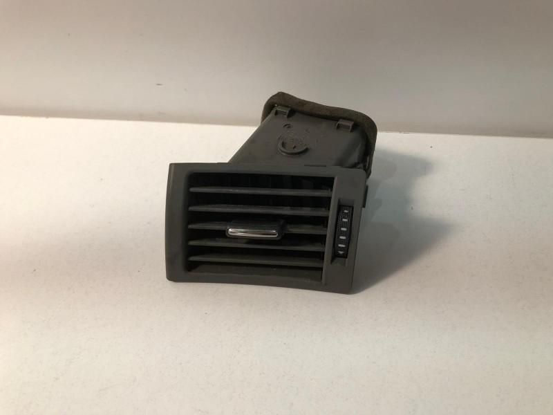 Grila ventilatie stanga fata 8e0820901f Audi A4 B7 [2004 - 2008]