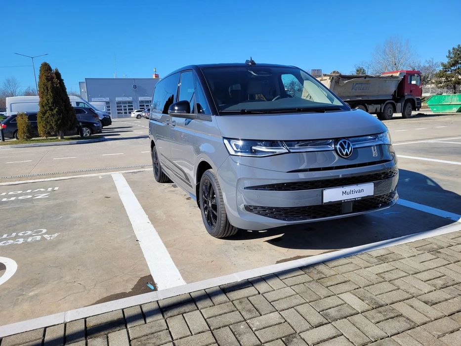 Volkswagen Multivan Multivan Life Edition - modelul lung cu 8 locuri individuale