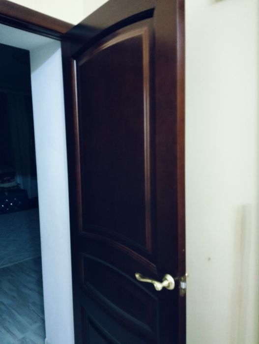 Продаются двери  деревянные