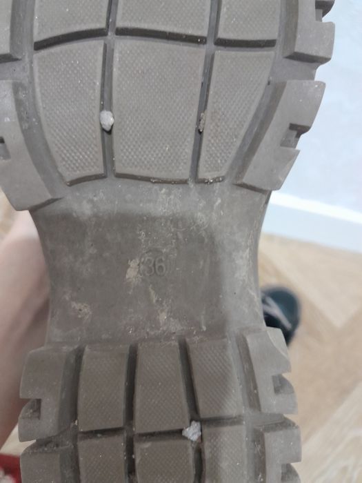 Продам сапожки осень-весна