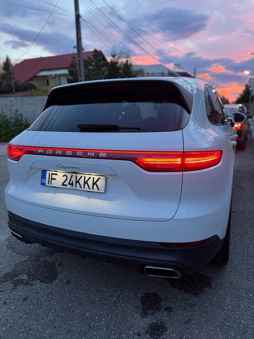 Porsche Cayenne 9YA
